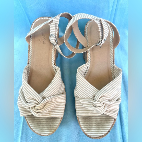 Striped wavy bottom platform wedge espadrilles - Picture 2 of 5